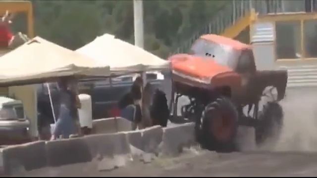 За секунду до, удача на автошоу смотреть онлайн
