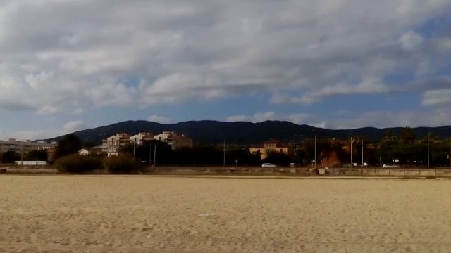 пляжный коп Испания .первое золото))) смотреть онлайн