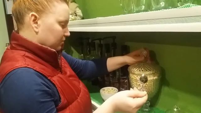 А Катя не жалеет зефирок.mp4 смотреть онлайн