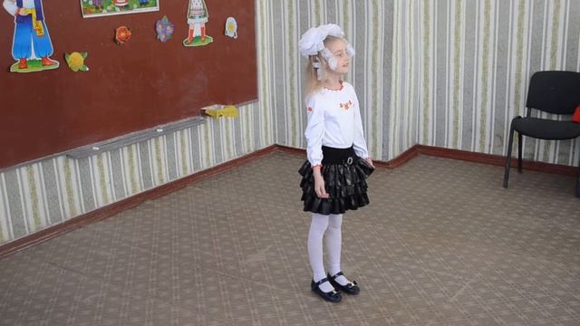 Виступ учениці 2го класу Заволокіної Мар`яни з віршем "Гарна назва - Україна". смотреть онлайн