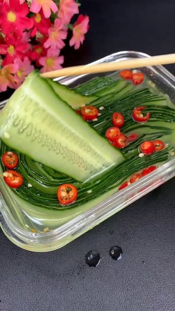 雪碧今年成了美食靈魂 微妙的口味 泡黃瓜 還可以拌麵 雪碧是糖醋效能的發揮 смотреть онлайн