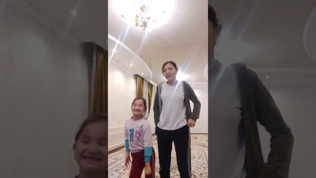 ТИК-ТОКтағы хит әндерге билеу🙈😀😅 смотреть онлайн