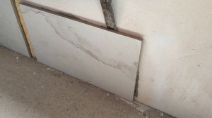 Как приклеить плитку на гипсовую штукатурку, два способа