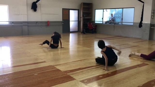 Taller de Entrenamiento para Bailarines por Talia Hinojosa y Daniela Urías смотреть онлайн