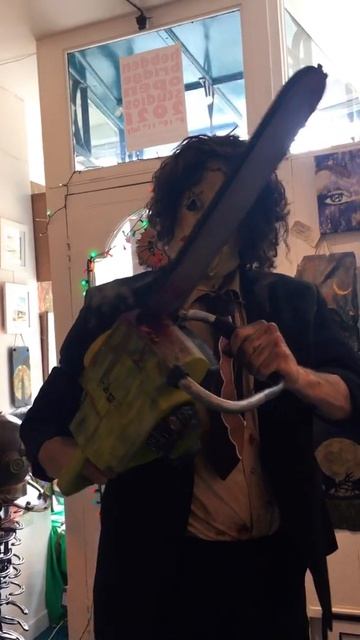 My leatherface costume comes to life. смотреть онлайн