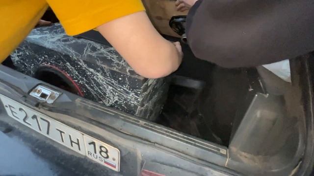 САМЫЙ ДЕШЁВЫЙ АВТО-ЗВУК ПО БИЧУ l КУПИЛИ САБ И ДОСОБРАЛИ МУЗЫКУ! смотреть онлайн