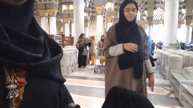kaha ma aur kaha ye roza e rasool || Naina ki rubina meer vlogs смотреть онлайн