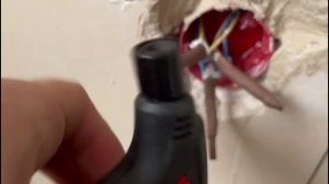 Как правильно добавить розетки в комнате