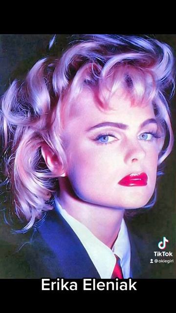 Erika Eleniak смотреть онлайн