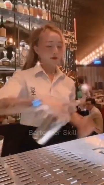 Những skill đẹp mắt của Bartender (#2 ) #shorts смотреть онлайн