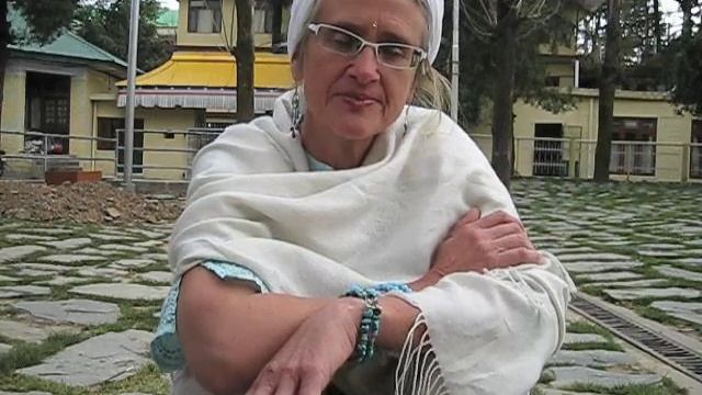 India: Dalai Lama's Front Yard смотреть онлайн