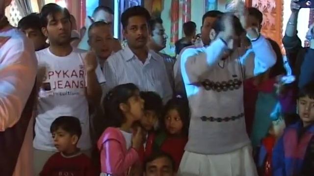 Aindra Das - Hare Krishna Kirtan At Sri Vrindavan Dham 01 смотреть онлайн