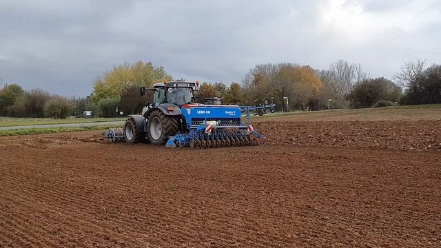 Weizen Säen 2020 mit Steyr Profi CVT 4145 und Lemken Saphir 7