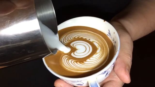 Latte art tulip (turner style) смотреть онлайн
