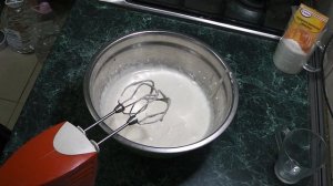 Творожник с орехами и ягодами.