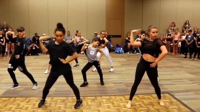 Kalani Hilliker SLAYING New Brian Friedman Combo “Uber” смотреть онлайн