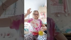 как научиться играть с йо-йо или делать трюки.