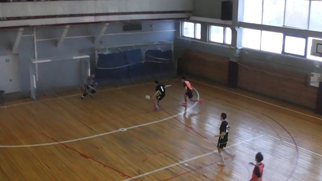 УрГУПС-Юниор - УрГУ. Второй тайм смотреть онлайн