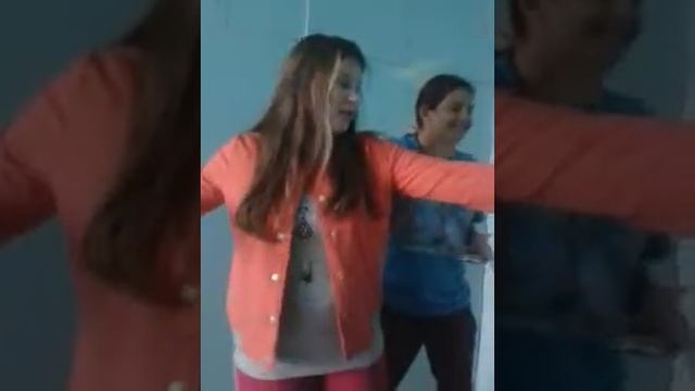 упоротая девочка перед физрой часть 1 шк. №10 г. Апатиты смотреть онлайн