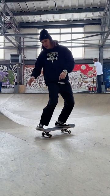 ЭТО ДЕЛАЮТ СКЕЙТЕРЫ часть 2‼️ #скейт #скейтборд #а4 #shorts #шортс #тикток #рек #приколы #юмор смотреть онлайн