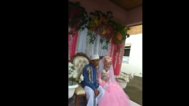 💛Viral di Lombok pernikahan antara kakek kakek dengan gadis muda 22 tahun смотреть онлайн
