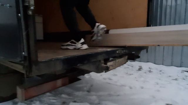 Максим неудачно залез в Газель. смотреть онлайн