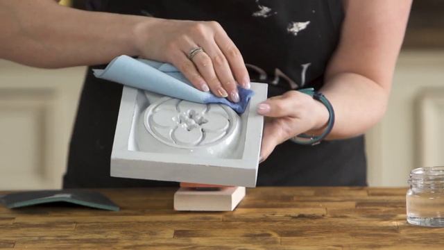 Beeswax Block Distressing Technique | Fusion™ Mineral Paint смотреть онлайн