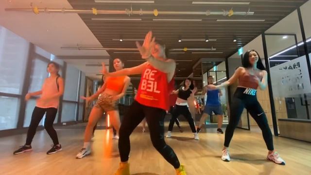 Love on top/from the cast of pitch perfect /cool down/zumba class/Ula岱霖 смотреть онлайн