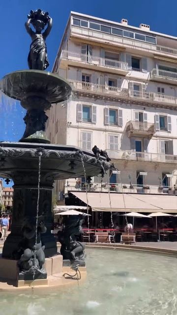 Плошадь De Gaulles, Канны #côtedazur смотреть онлайн