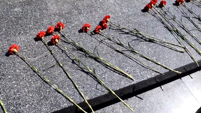 В память о героях-сверстниках смотреть онлайн