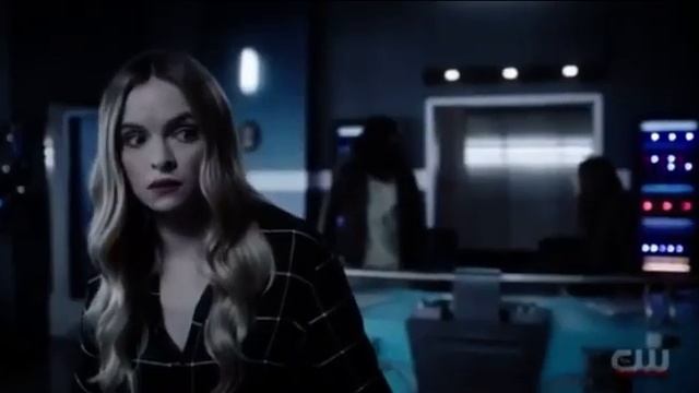 Chester and Allegra Kiss | The Flash 8x04 смотреть онлайн