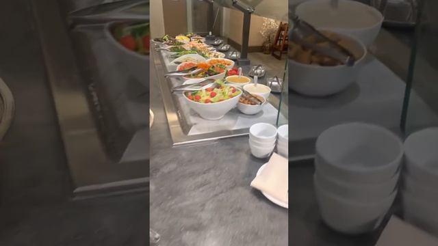 Makana Lani Restaurant Buffet смотреть онлайн