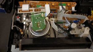 Неисправность видеомагнитофона Panasonic NV-SD400EU.mp4