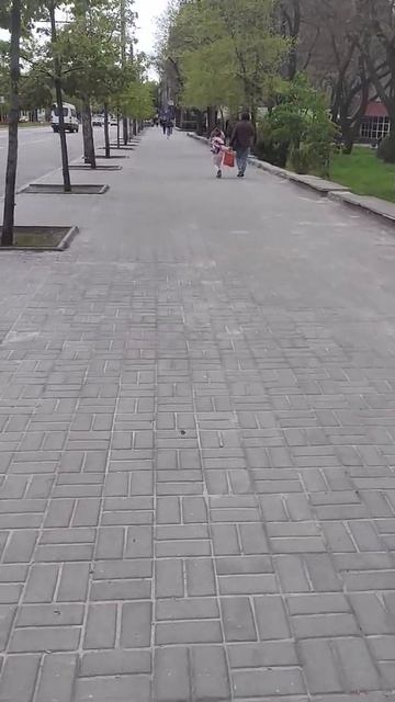Украина. Запорожье. 01.05.22. Прогулка по проспекту Соборному (Ленина) от Малого Рынка к ТРЦ Аврора смотреть онлайн
