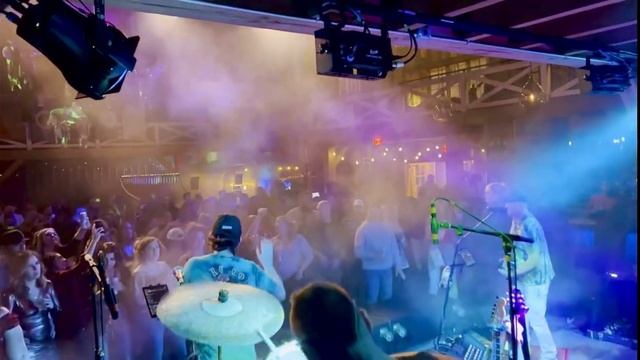 Chasing Neon playing 24K смотреть онлайн