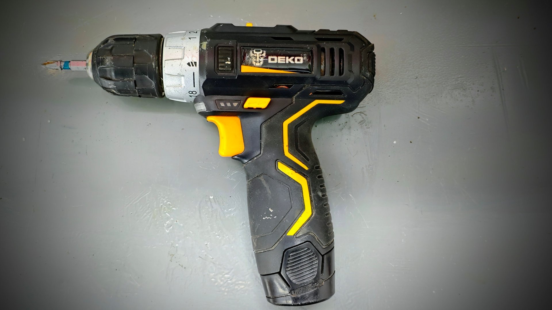 Как пользоваться шуруповертом новичкам /начинающим мастерам . смотреть онлайн