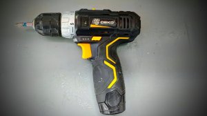 Как пользоваться шуруповертом новичкам /начинающим мастерам .