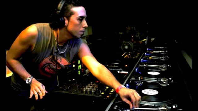 CRISTIAN VARELA EPSILON1994LOS 4 PLATOSB смотреть онлайн