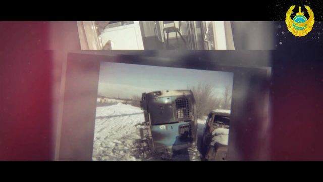 Поврежденные участниками беспорядков служебные авто в ВКО/Видео ДП региона смотреть онлайн