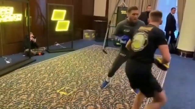 В КОНОРА КИНУЛИ БУТЫЛКУ! ТРЕНИРОВКА! НАРИМАН! КАМАНДА А! смотреть онлайн