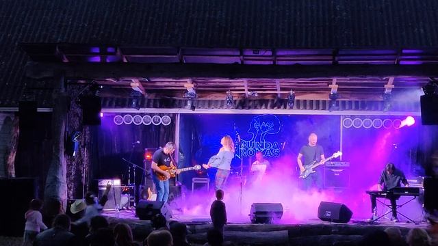 ILO & FRIENDS смотреть онлайн