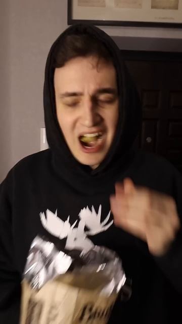 ЕМ ТОЛЬКО ЧИПСЫ 24 ЧАСА смотреть онлайн