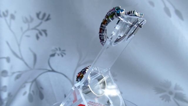 Комплект с цветными фианитами смотреть онлайн