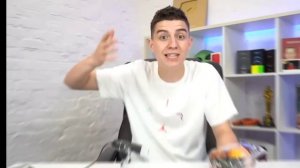 СМОТРЮ ВАМ ПОД МИКРОСКОПОМ ЧЕЛЕНДЖ! _НАШЛИ ЧЕРЬВЯ_