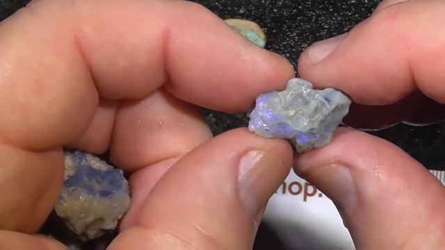 Small Deals of Bright Seam Opal Material from Lightning Ridge - Ro189 смотреть онлайн