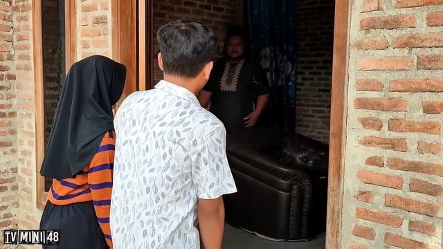 DIHINA MANTAN PACAR KARNA JALAN KAKI DAN MASIH MISKIN,TAK DISANGKA TERNYATA DIA ADALAH смотреть онлайн