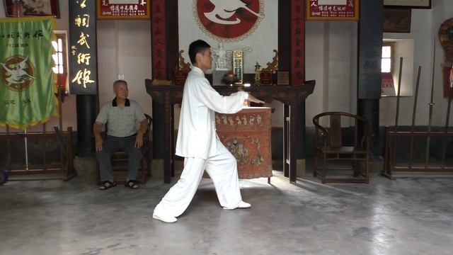 穿 心 中 拳 Срединный Кулак, Пронзающий Сердце (Chuan xin zhong quan) смотреть онлайн