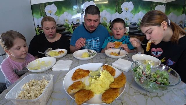 мукбанг. поздравляем всех причастных с днём защитника отечества!!! смотреть онлайн