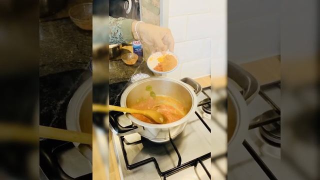 Madumbi curry смотреть онлайн