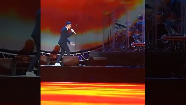 Дима Билан на "Best of Плющенко" - Малыш смотреть онлайн